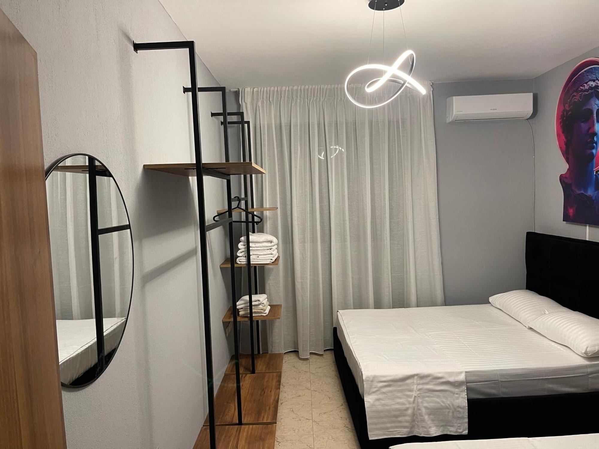 Super House 2 Blloku - 3 Rooms 티라나 외부 사진